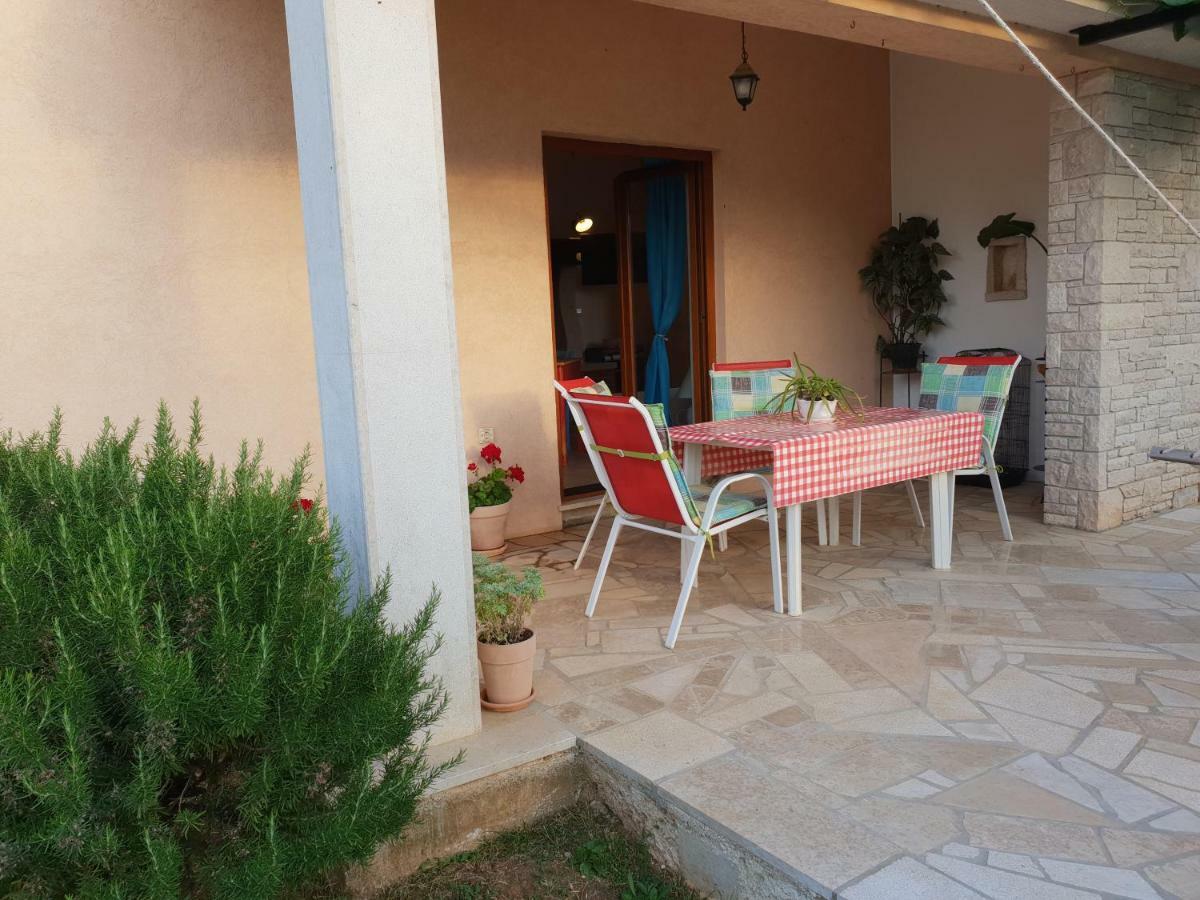 Levanda Apartment Pula Exterior photo